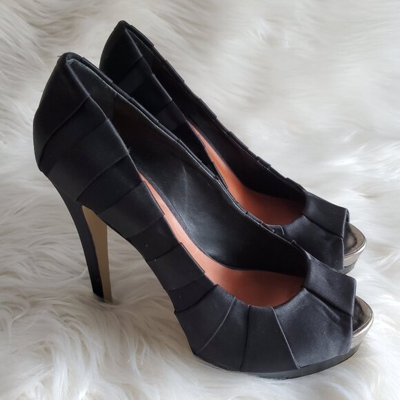 BCBGMAXAZRIA Black Satin Peep Toe Pumps SZ 8.5 - Picture 1 of 11